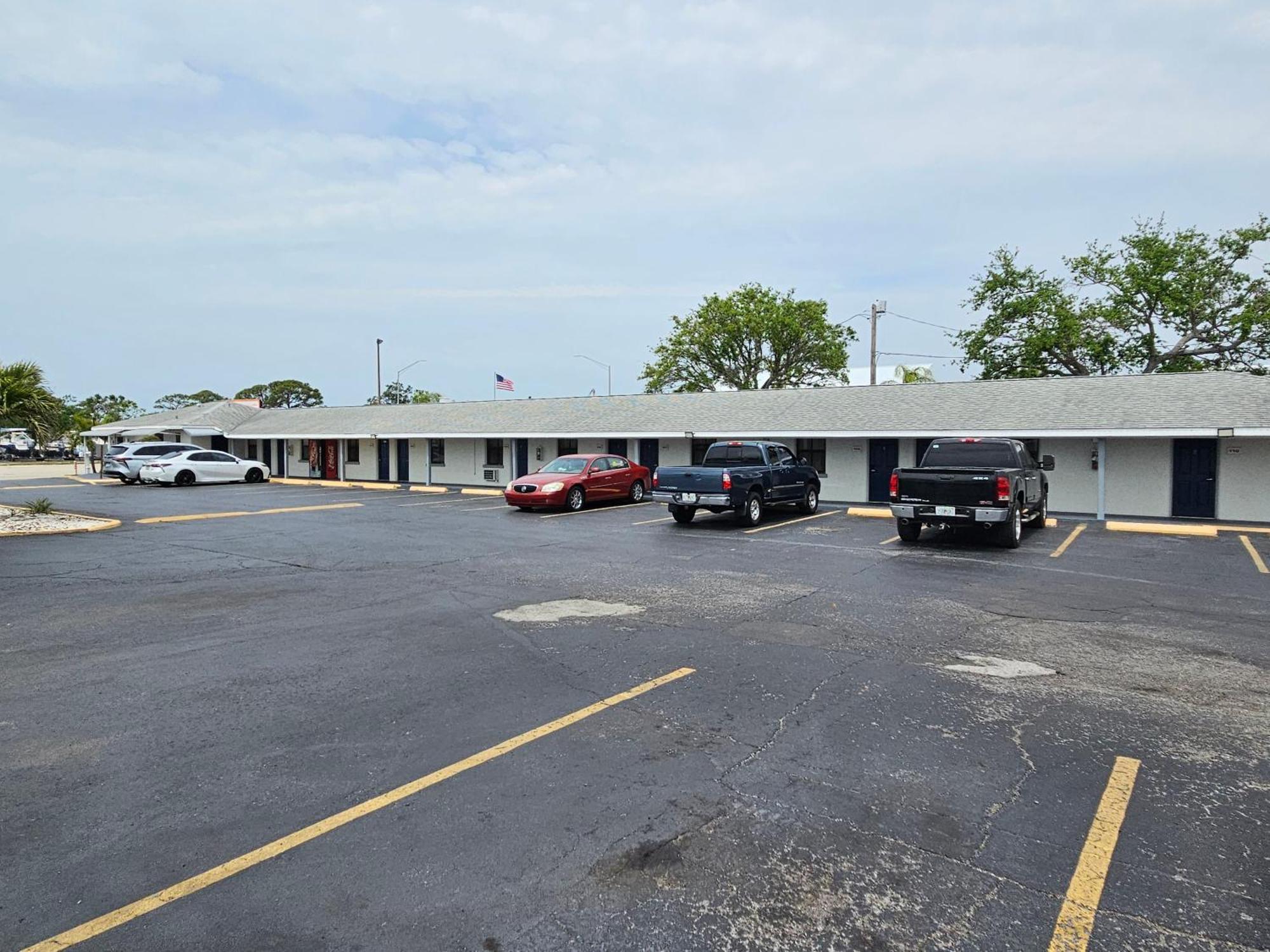 Deluxe Inn - Sarasota South Bradenton 외부 사진